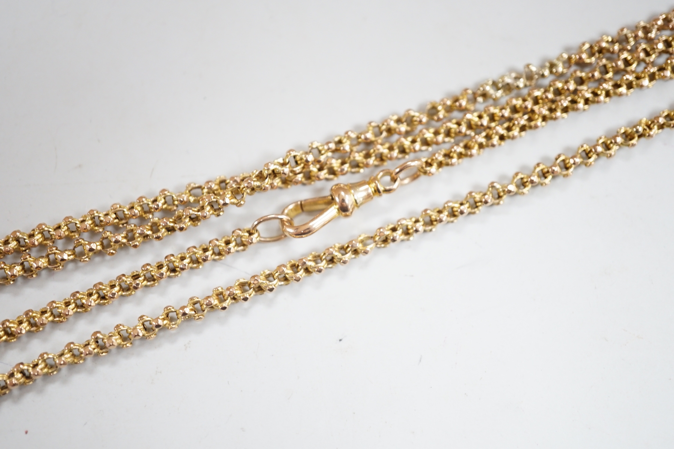 A 9ct gold guard chain, 118cm, 22.3 grams.